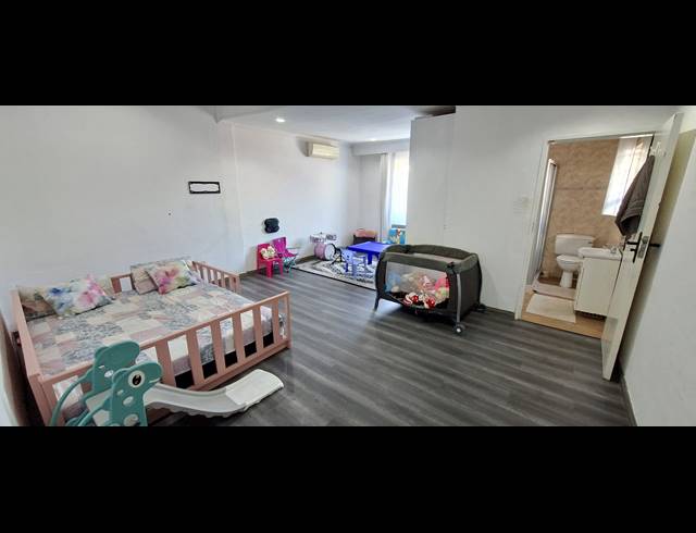 3 bed property to rent in FLORIDA